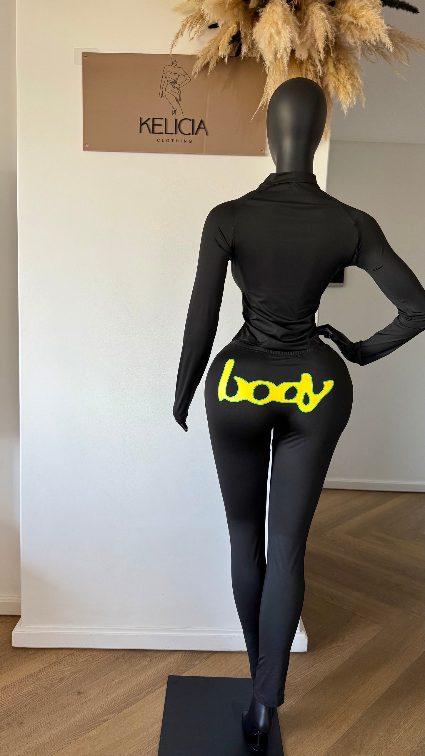 Long Sleeve Top and Leggings Set in Black